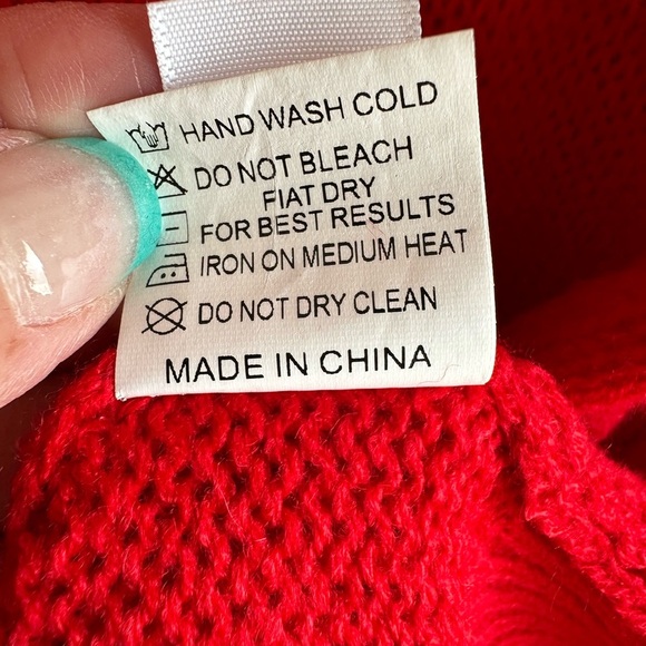 Julia Rose Amora Heart Sweater - Medium - NWT- Red White 100% Acrylic - Picture 6 of 9